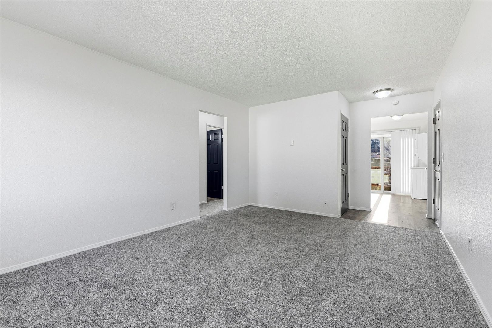 Portland Apartment: 615 SE 187th Ave.