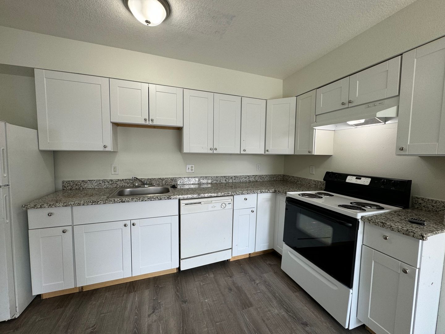 Portland Apartment: 450 SE 127th Ave.