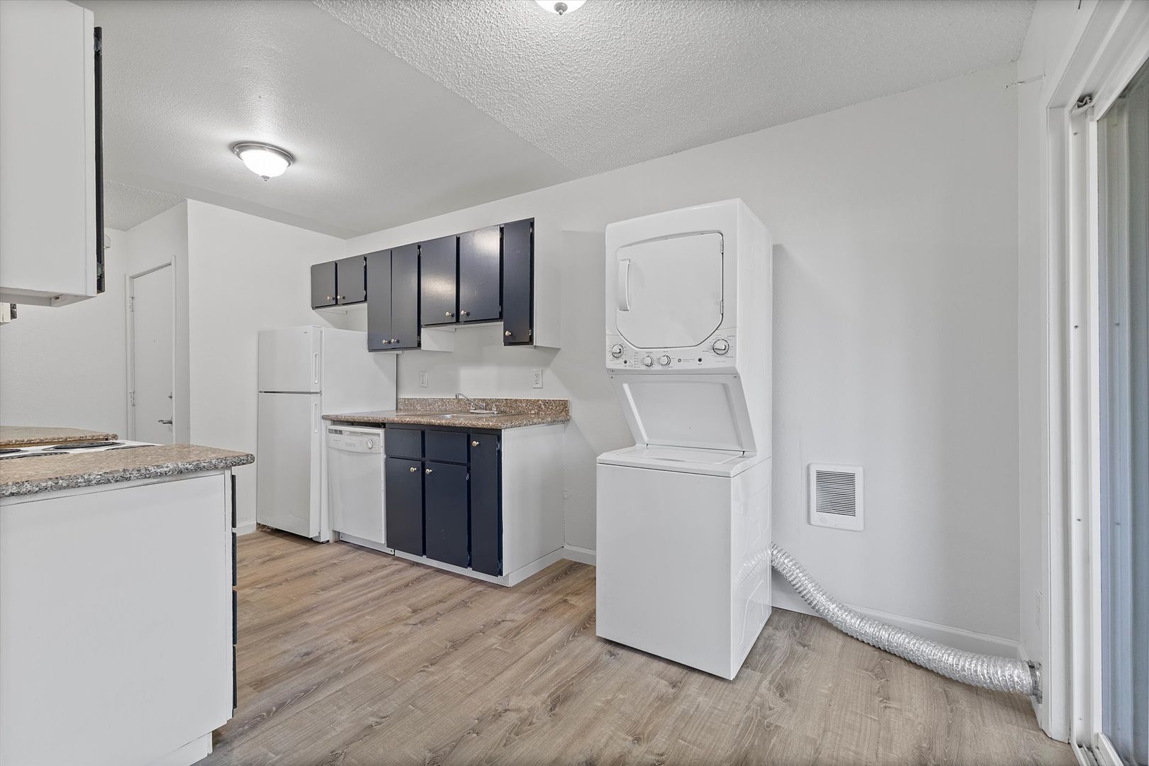 Portland Apartment: 17439 SE Stark St