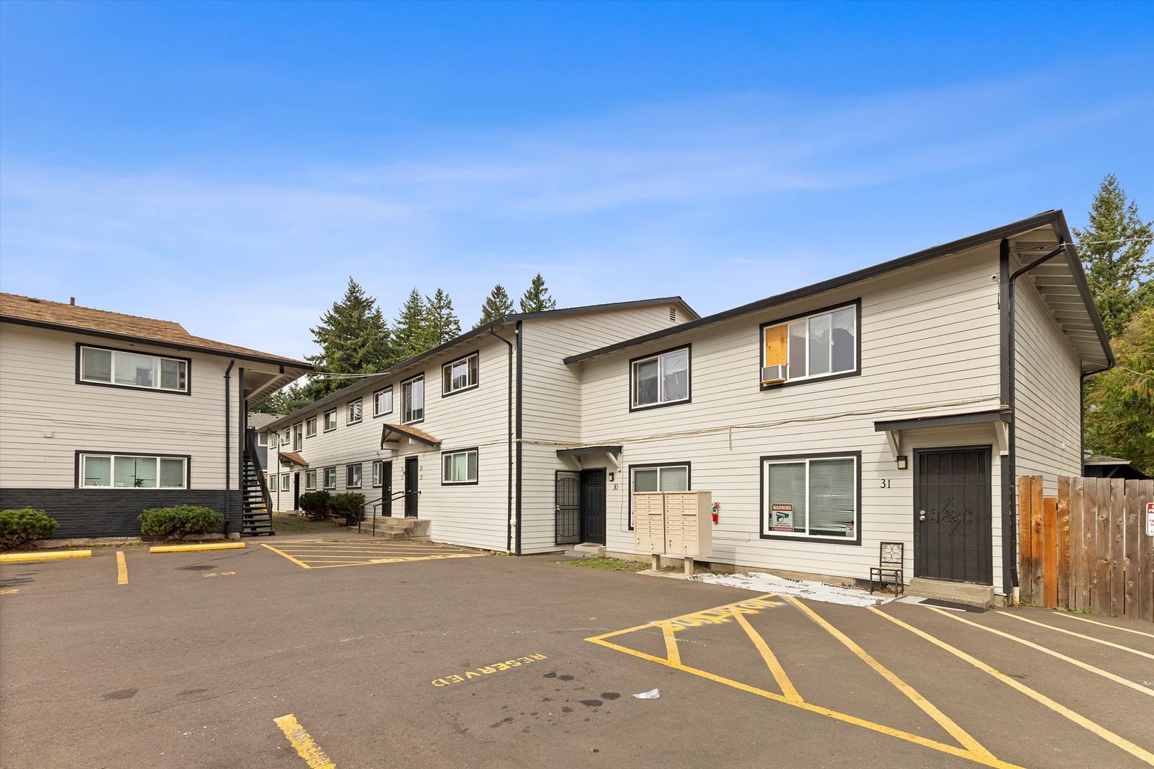 Portland Apartment: 16047 E Burnside St.