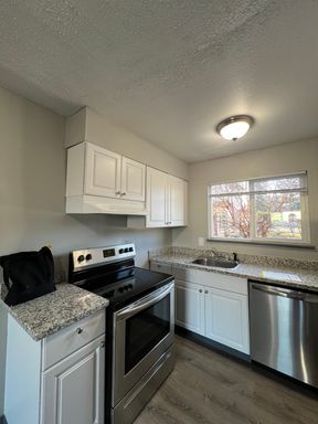 1 BED 1 BATH @ GRIFFIN COURT $500 DEPOSIT – photo 1