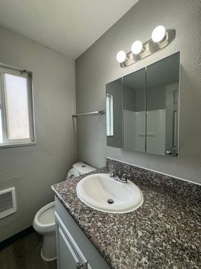2 BED 1 BATH @ ROSEWOOD PARK - $500 DEPOSIT – photo 1