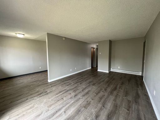 2 Bed 1 Bath @ Rosewood Park $500 Deposit – photo 1