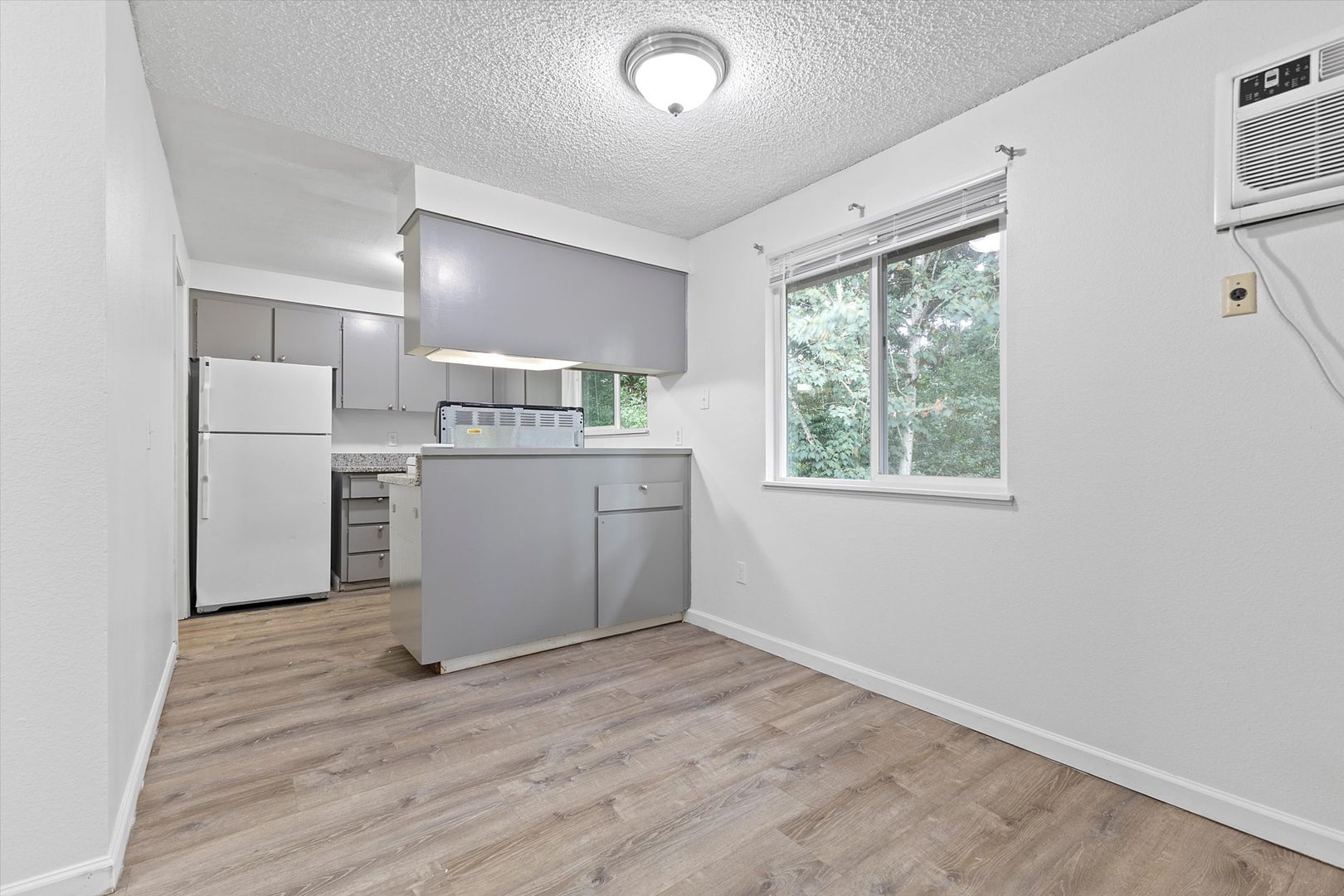 Portland Apartment: 15340-15370 SE Stark St.