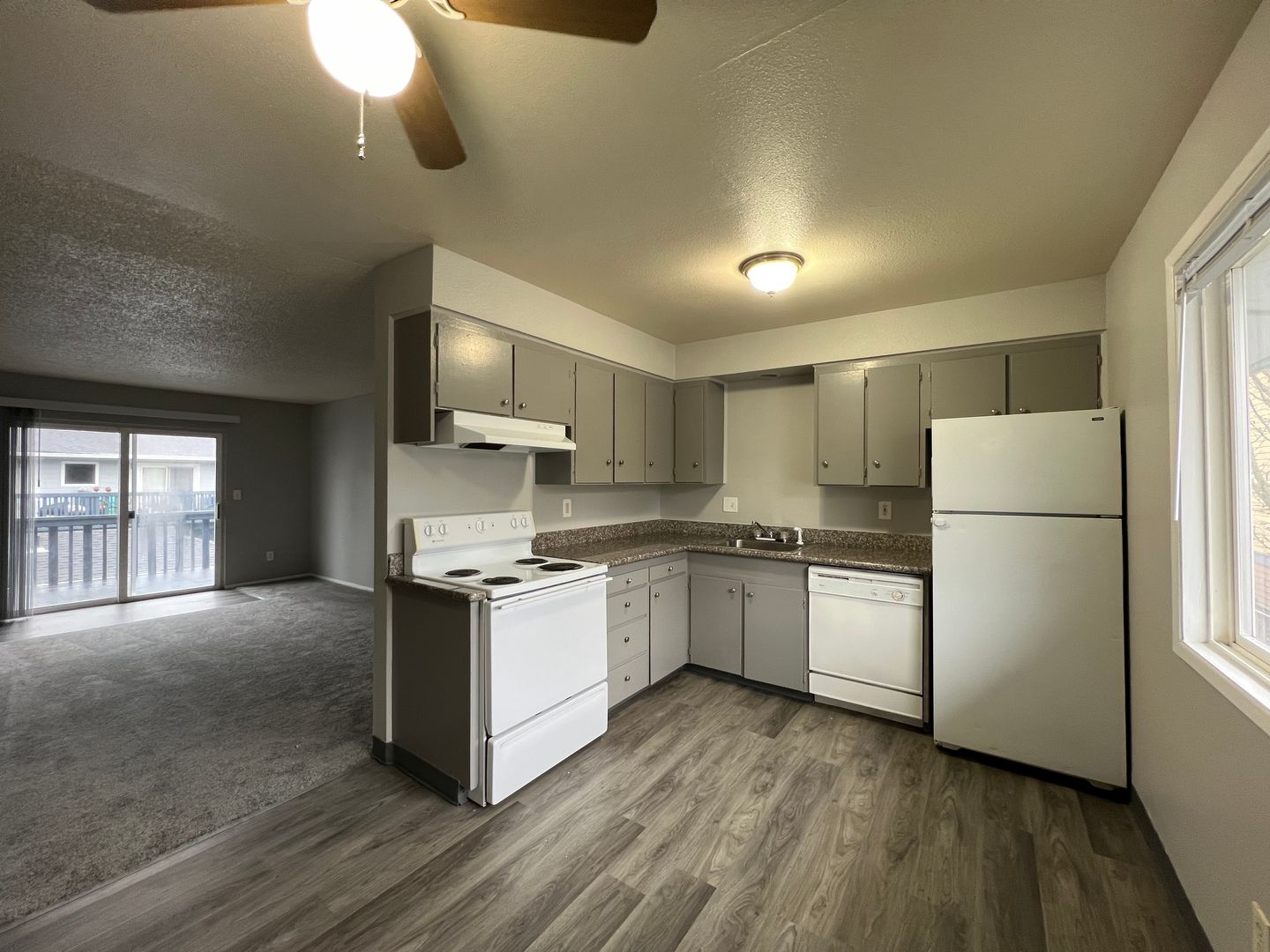 Portland Apartment: 16031, 16033, 16039 & 16055 SE Stark St.