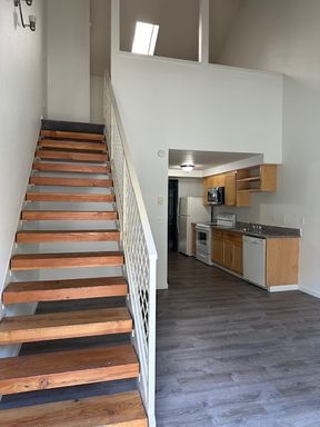 2 BED 1 BATH @ ASH STREET COURTYARD - INCOME RESTRICTED PROPERTY $500 Deposit – photo 1
