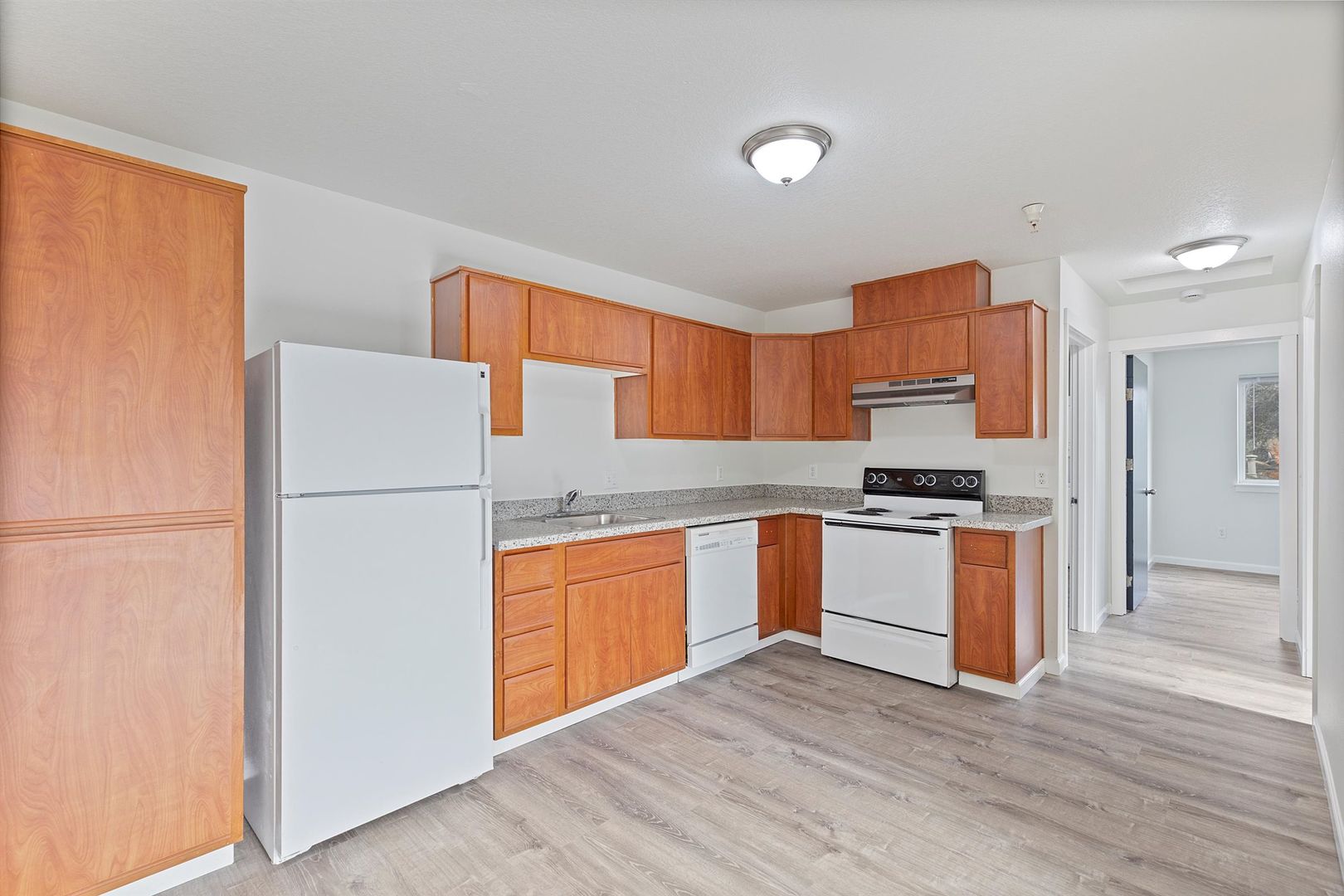 Portland Apartment: 450 SE 127th Ave.