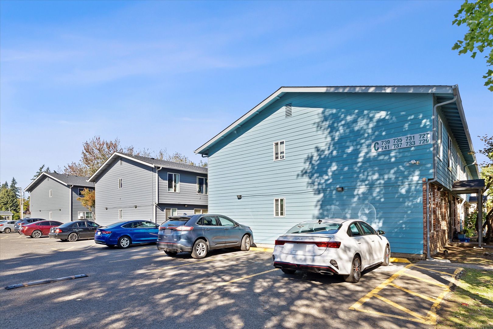 Portland Apartment: 635-741 SE 182nd