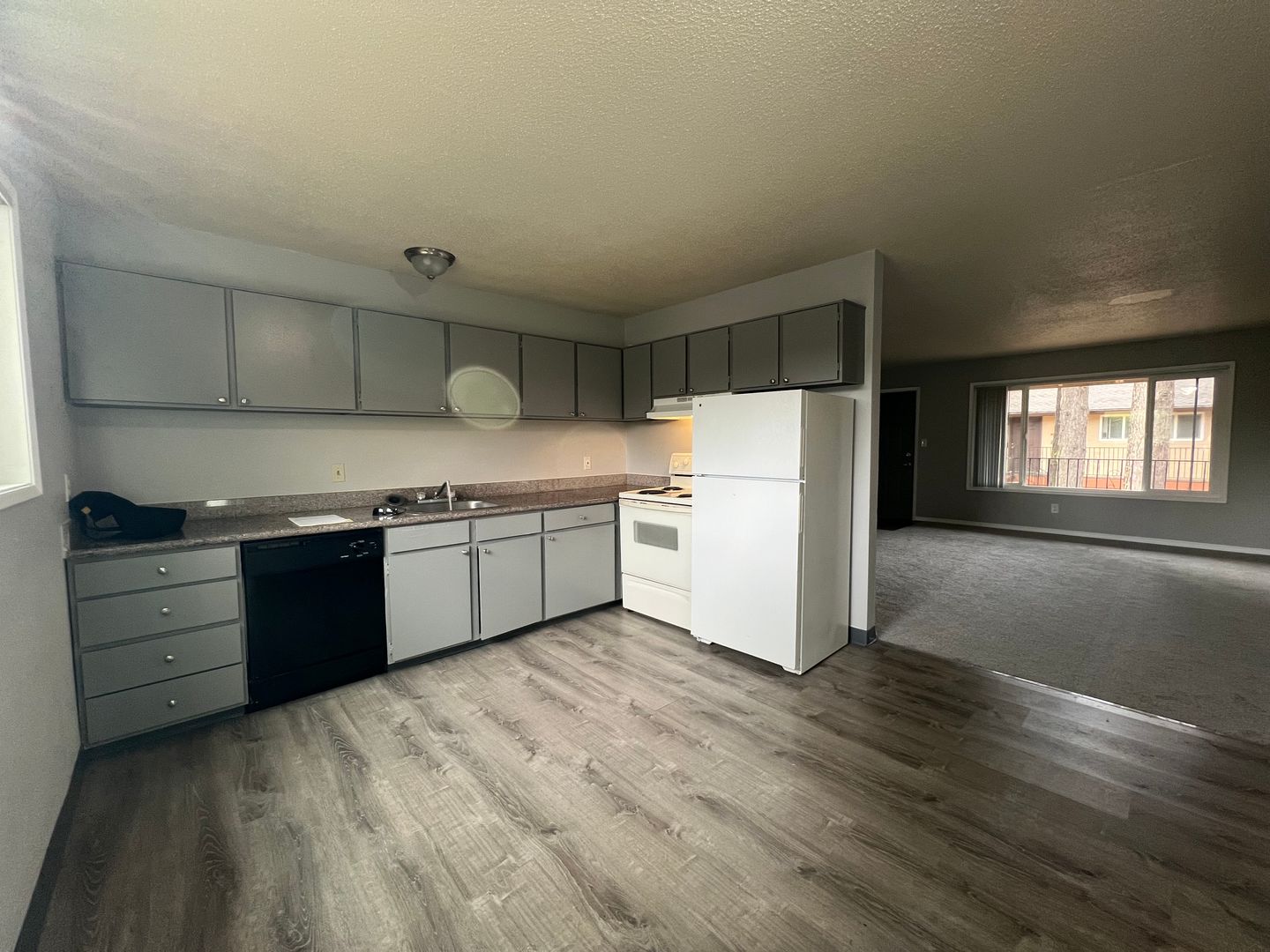 Portland Apartment: 15151 SE Stark