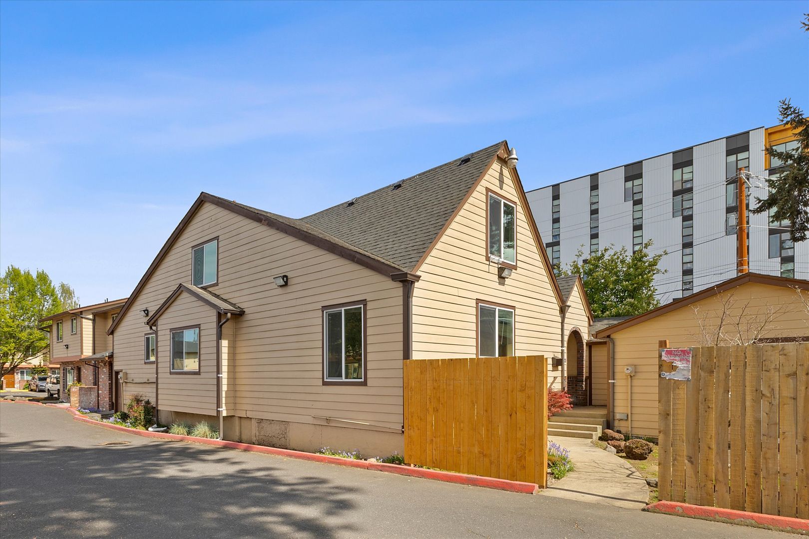 Portland Apartment: 9801-9823 NE Glisan St.