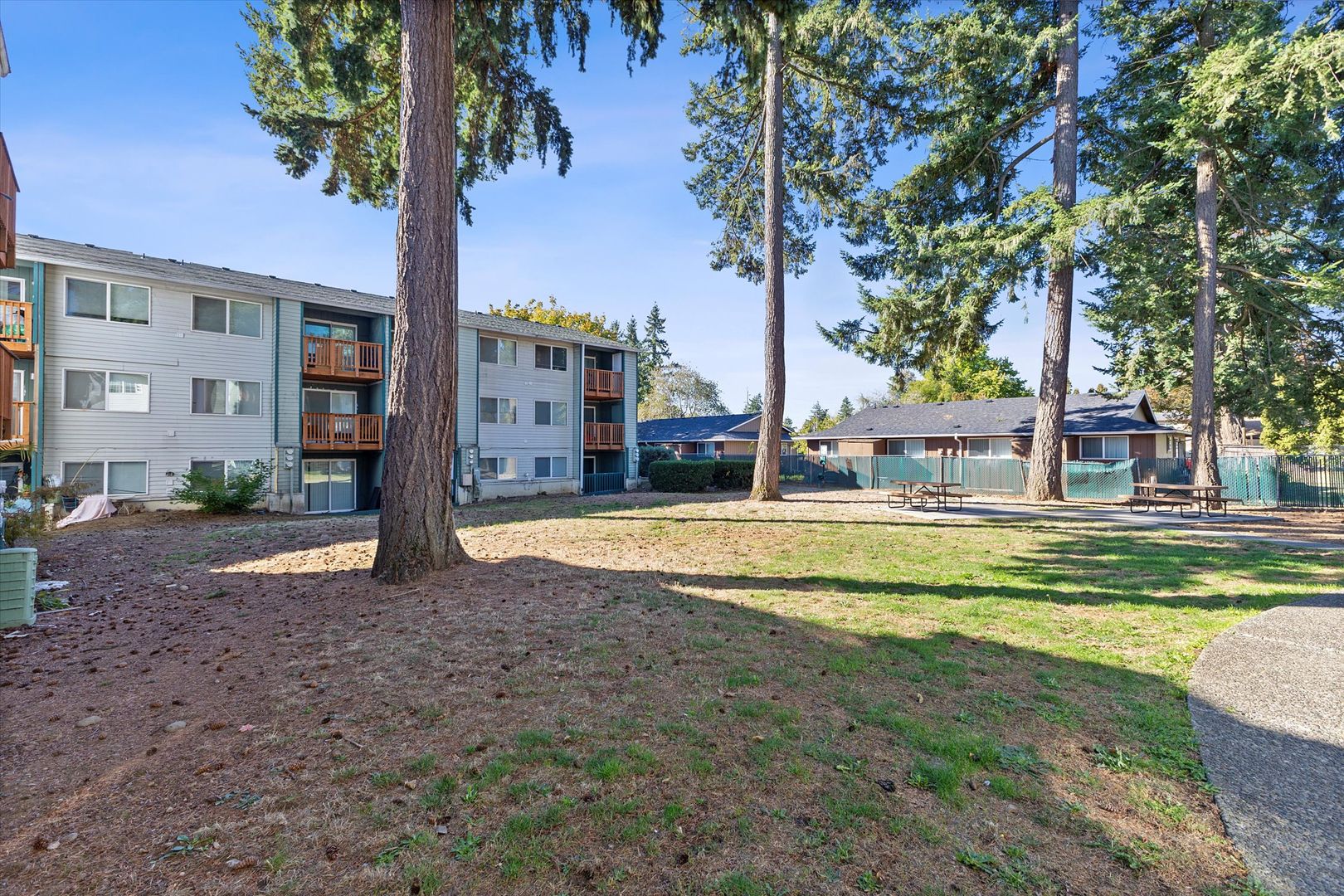 Portland Apartment: 17439 SE Stark St