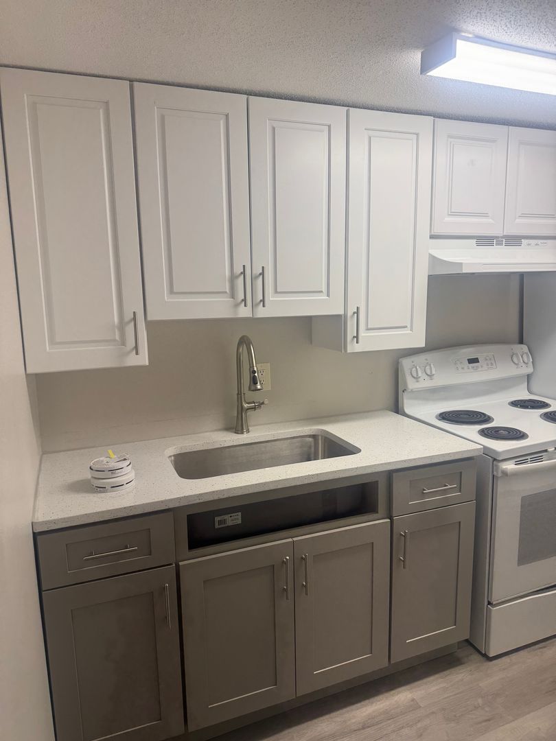 Southwick Apartment: 59 College Hwy - Unit 2