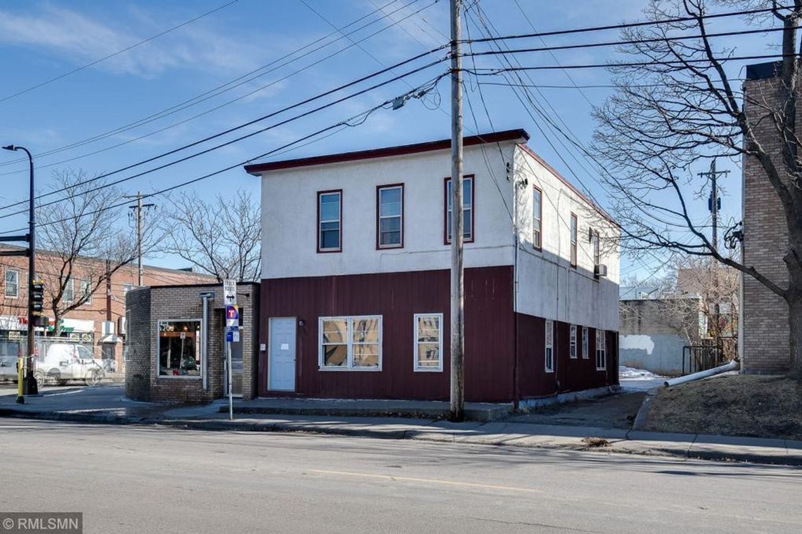 Minneapolis Apartment: 990 15th Ave SE