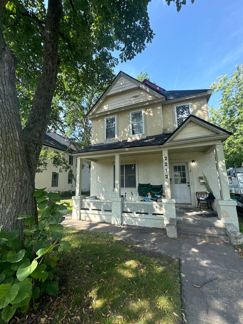 Minneapolis Apartment: 2212 6th Street NE