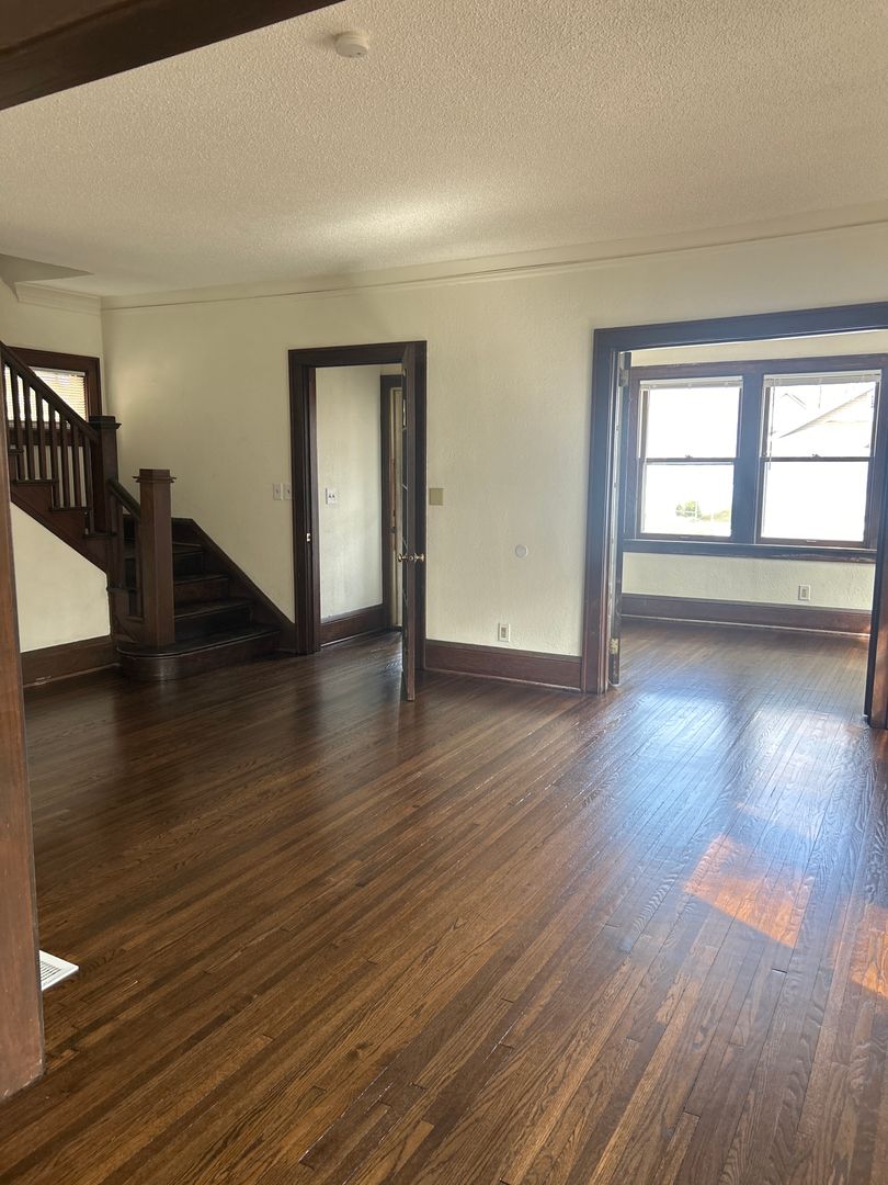Minneapolis House: 903 Newton Avenue N