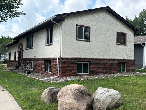 Newly Renovated 2-Bedroom, 1-Bath in Northeast Minneapolis – photo 1