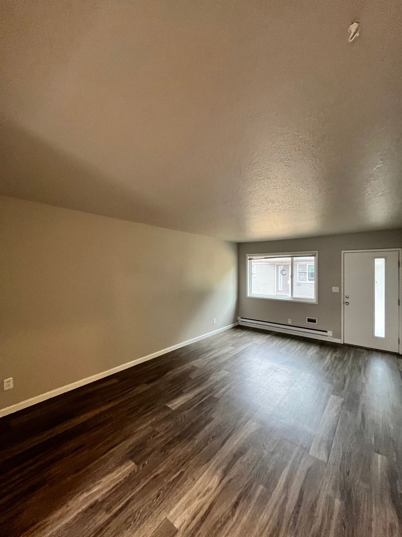 Rivercrest Apartments 5 of 12