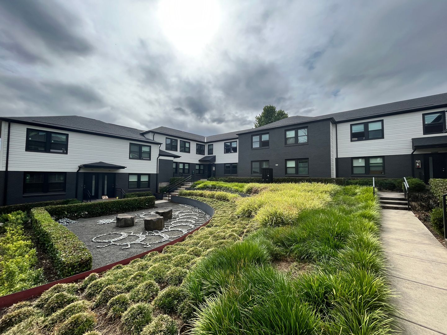 Portland Apartment: 1535 SE 29th Ave