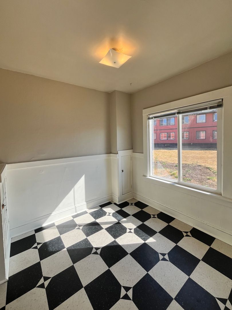Rose Court 6 of 17
