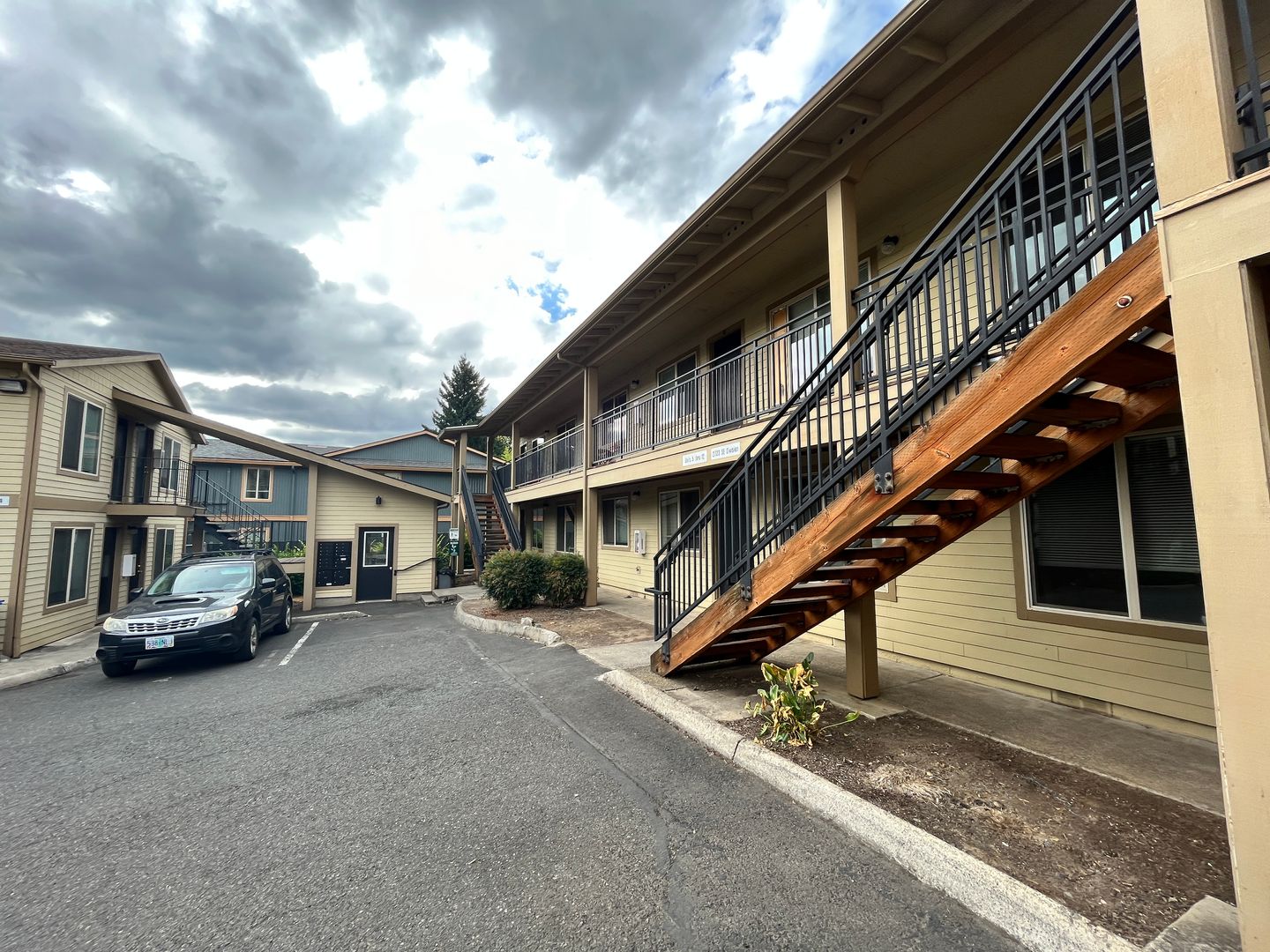 Portland Apartment: 2703-2723 SE Division St