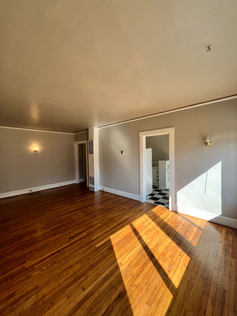 Rose Court 4 of 17