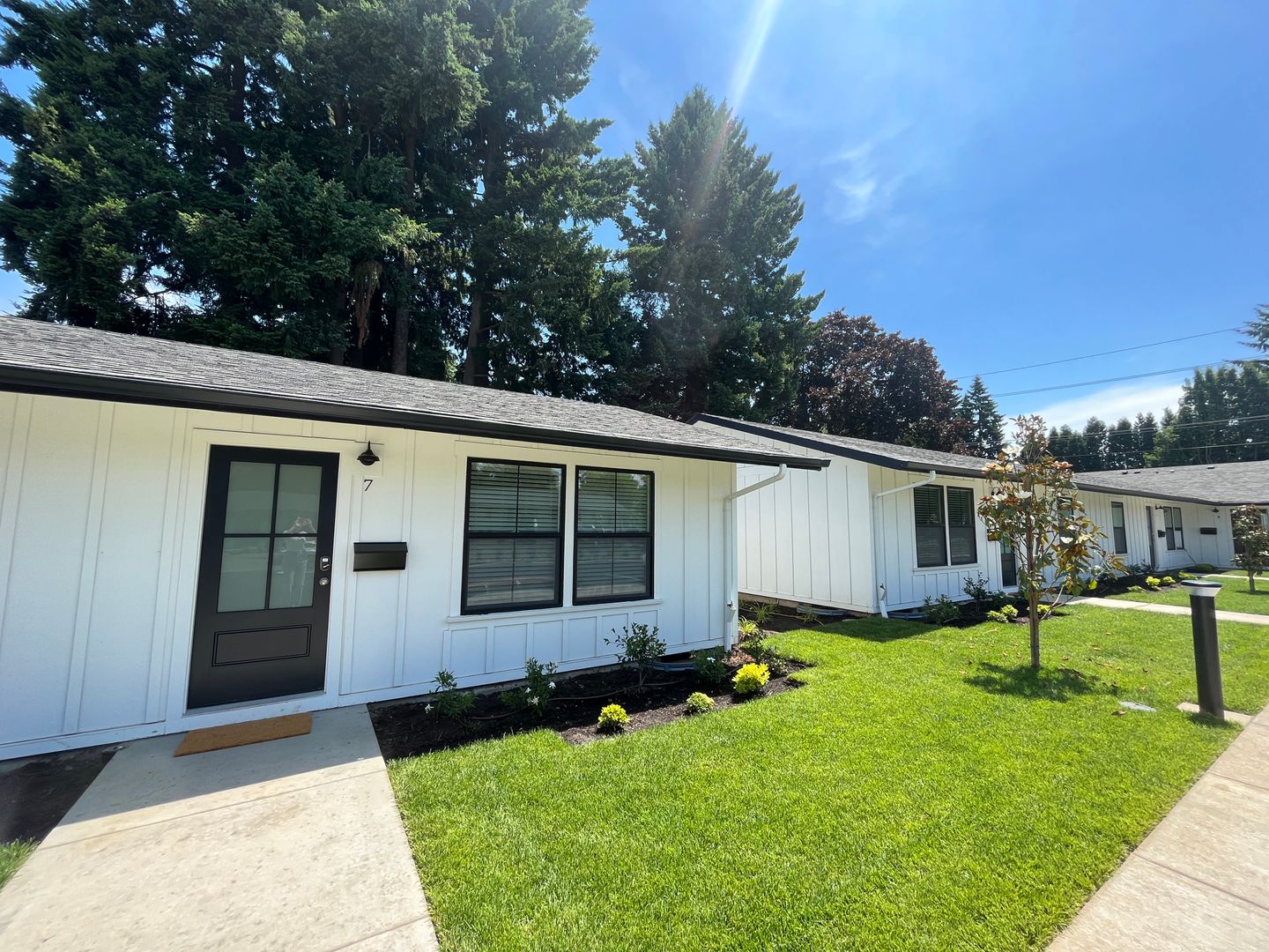 Milwaukie Apartment: 3405 SE Harvey St