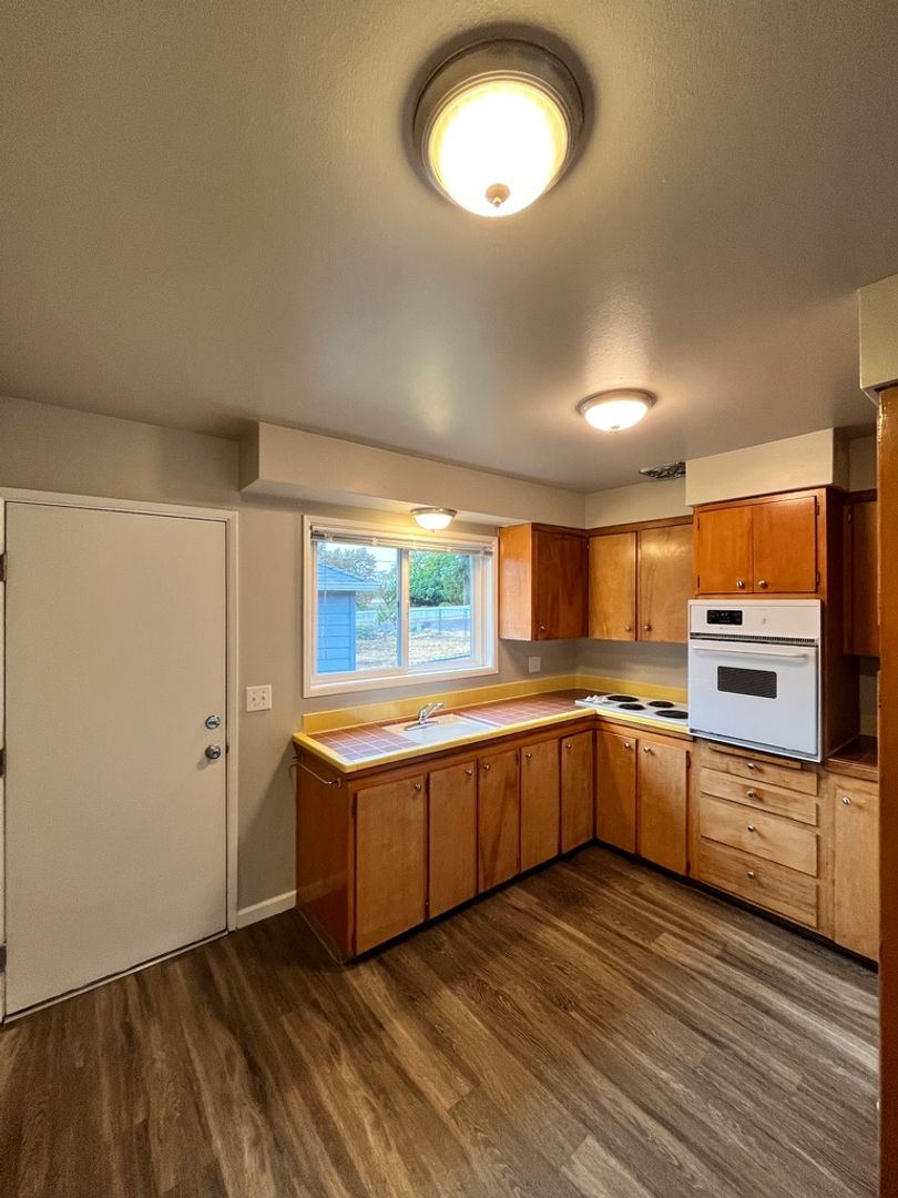 Rivercrest Apartments 8 of 12