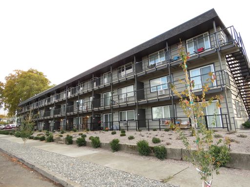 Modern / Renovated 2-Bedroom! Parking, Air Conditioning & Pet Friendly!
