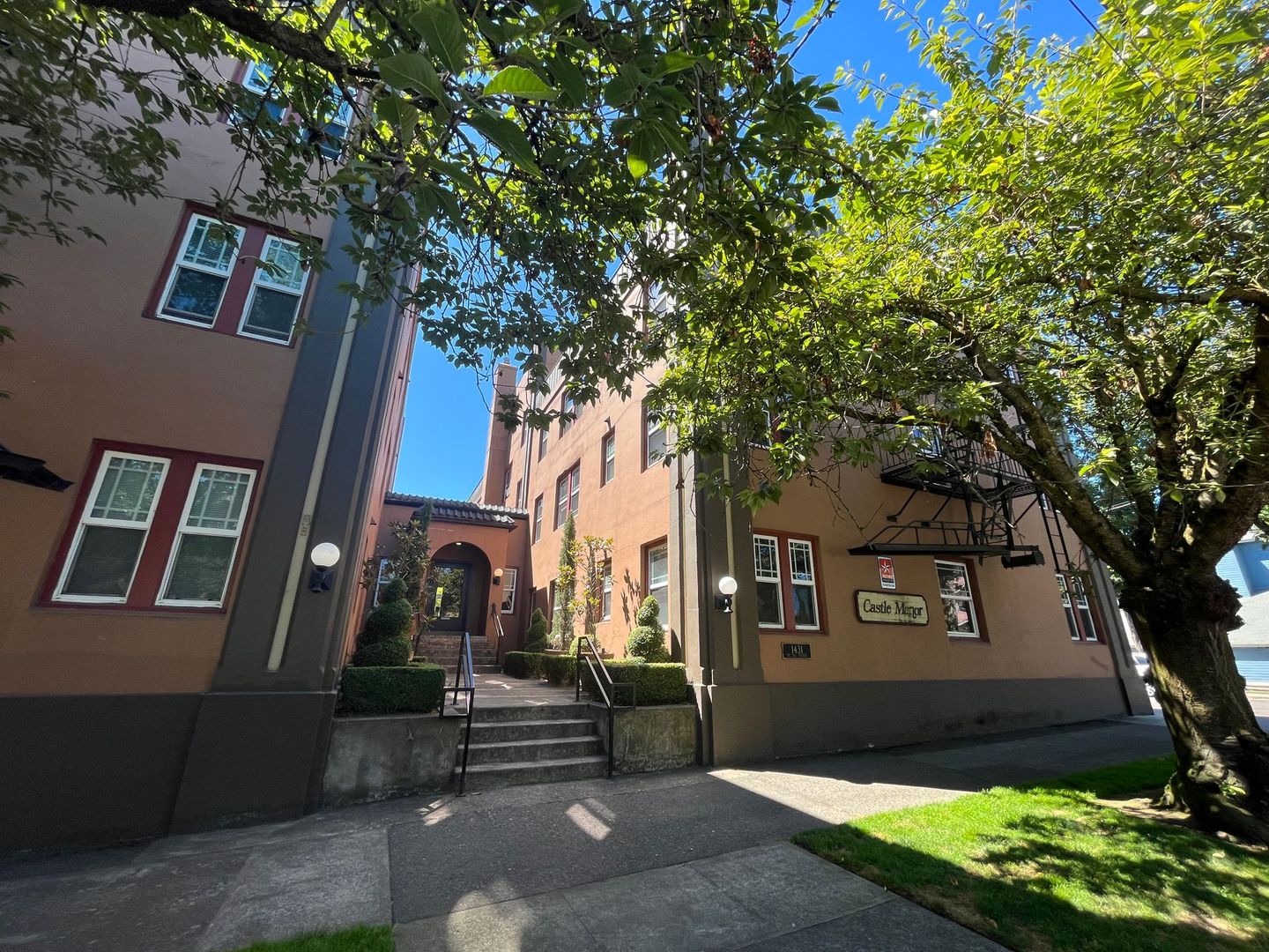 Portland Apartment: 1431 NE 21st Ave