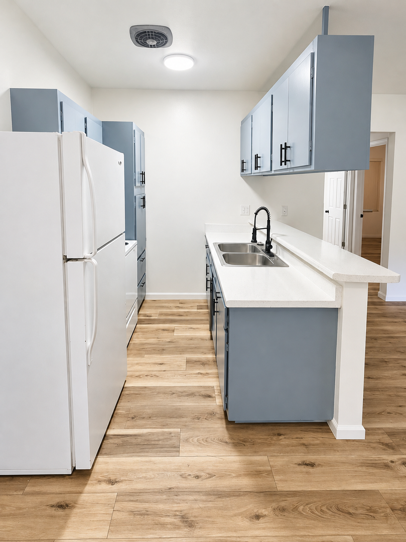 Riverside Apartments 7 of 12