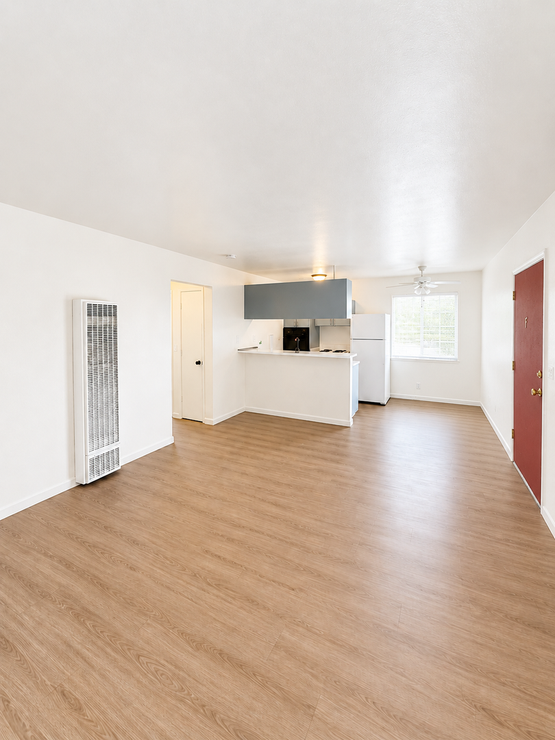 Riverside Apartments 10 of 12