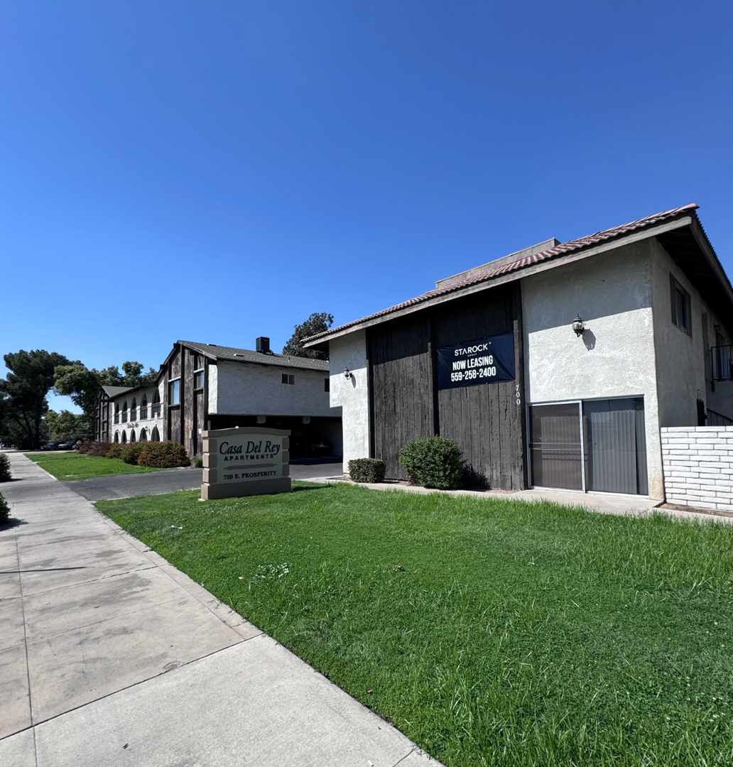 Tulare Apartment: 656/700 E. Prosperity Ave