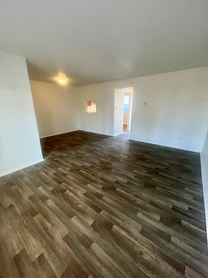 Portsmouth Apartment: 840 Lancer Drive