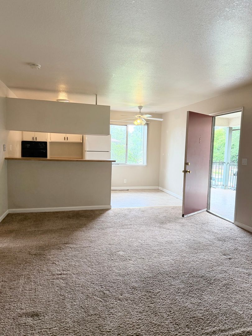 Chico Apartment: 161-261 Cohasset Lane