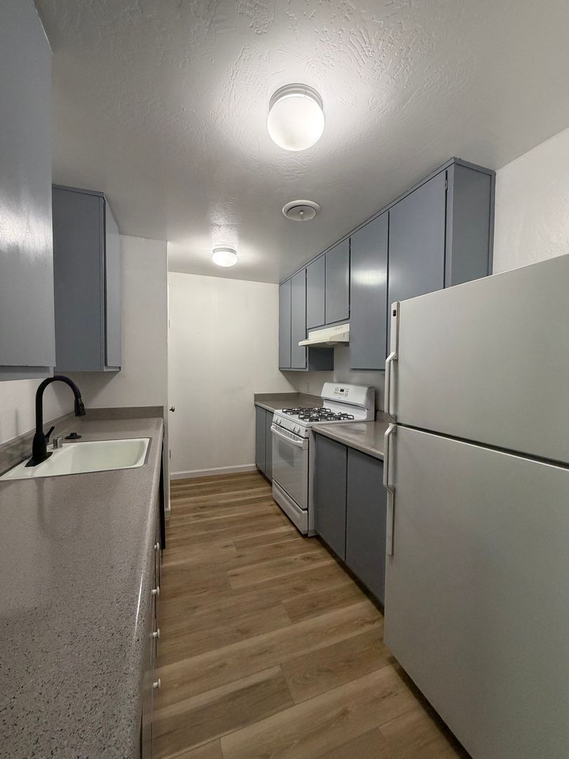 Yuba City Apartment: 200 Park Avenue