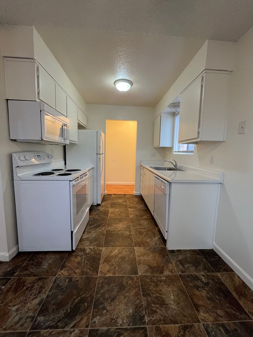 Yuba City Apartment: 1450 Stabler Lane