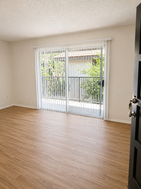 Casa Del Rey Apartments - $500 Deposit + One Month FREE Rent (OAC)!