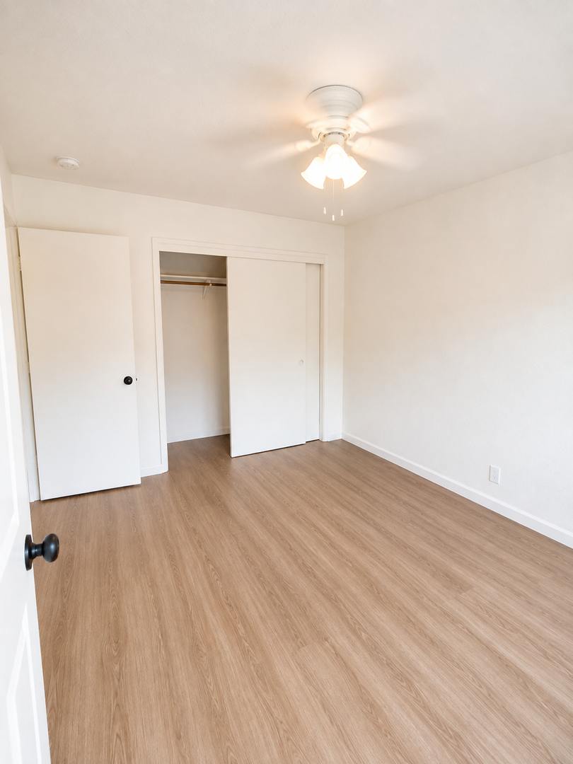 Riverside Apartments 6 of 12