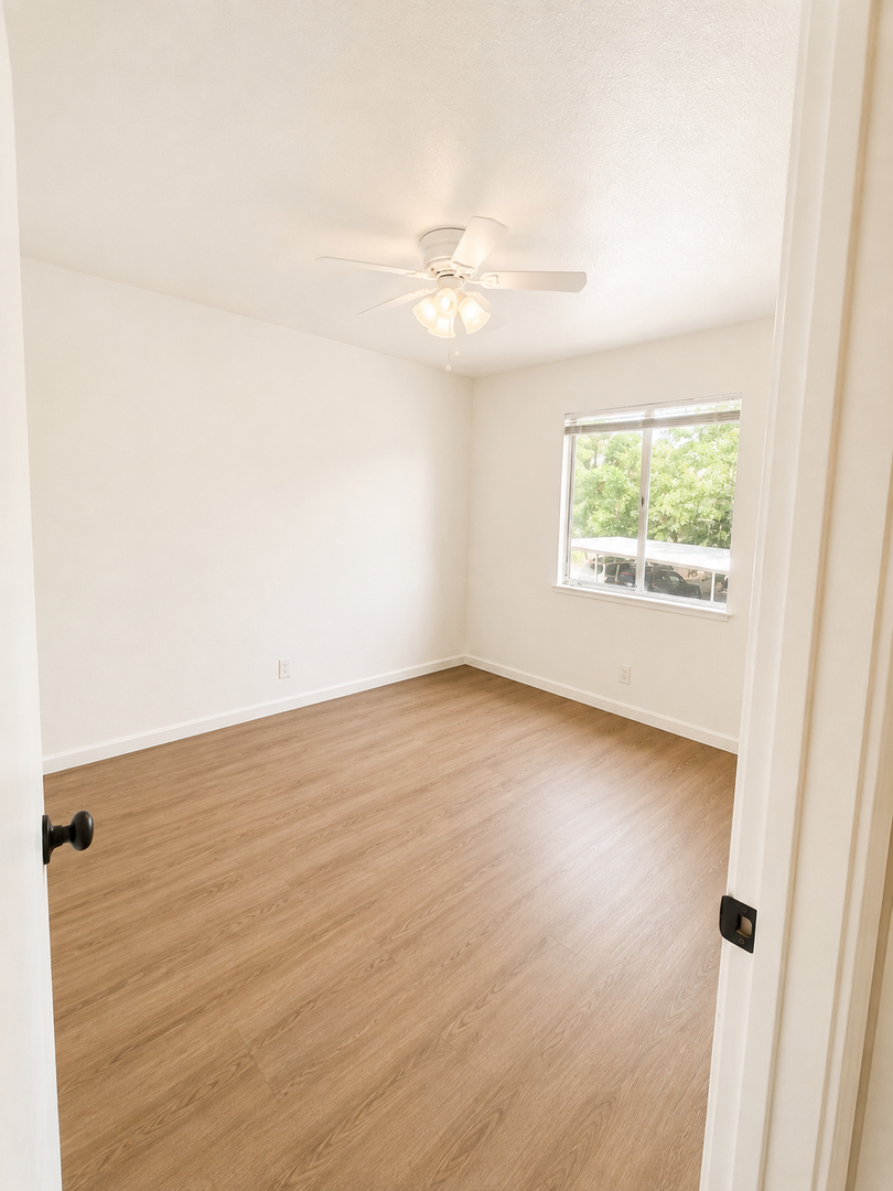 Riverside Apartments 5 of 12
