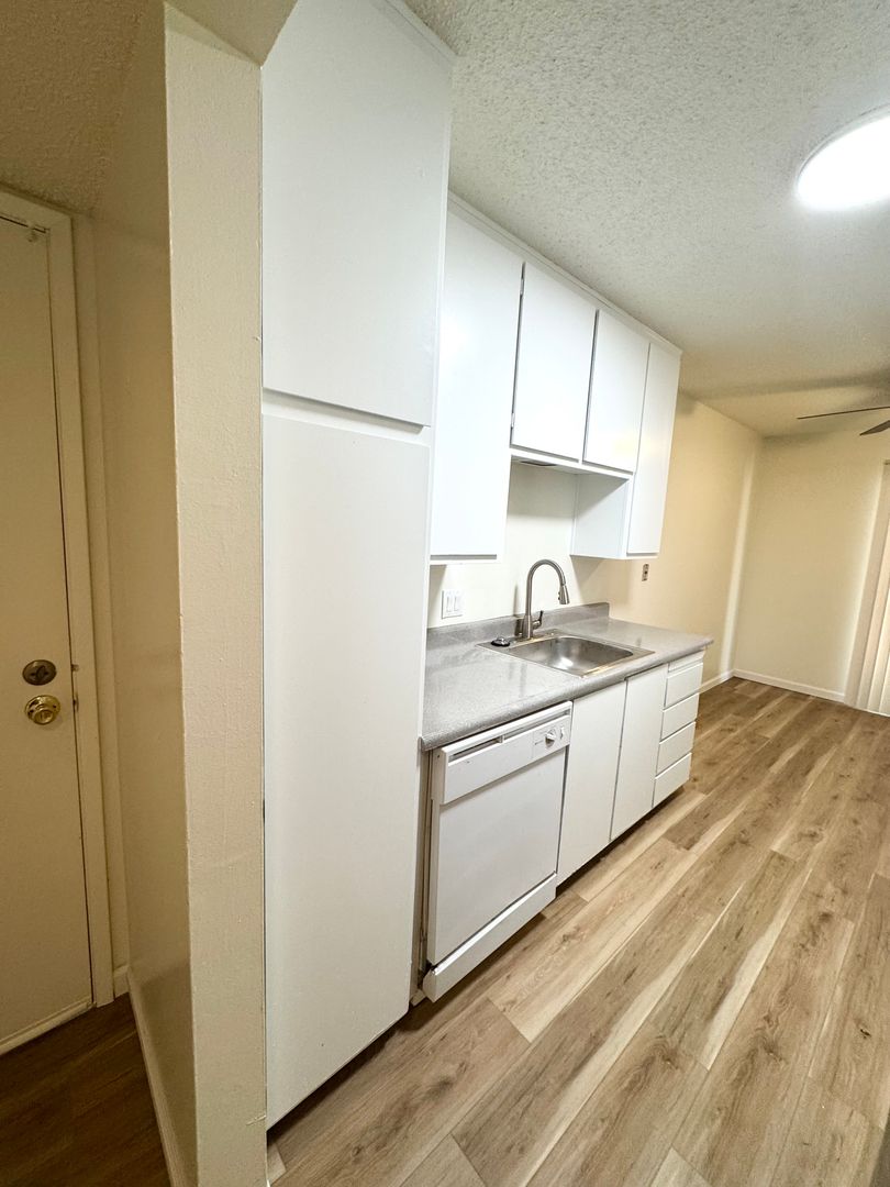 Yuba City Apartment: 200 Park Avenue
