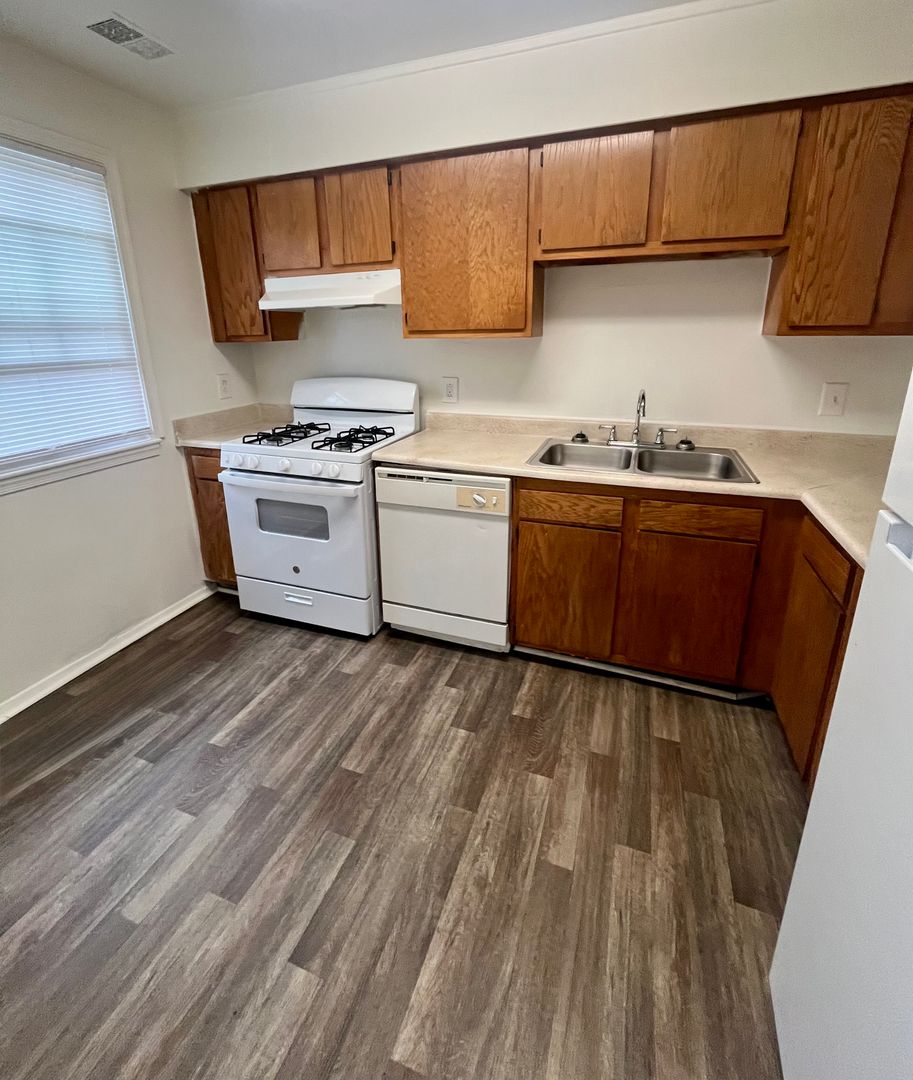 Portsmouth Apartment: 840 Lancer Drive