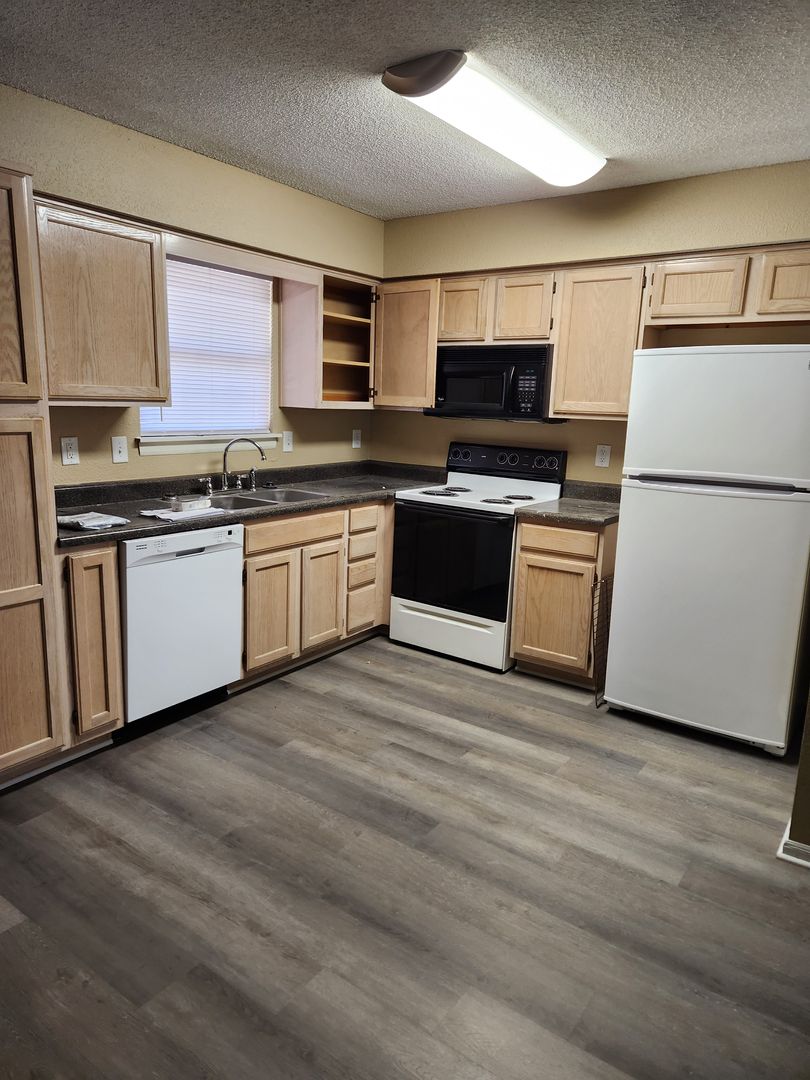 Belton House: 931 Mulberry St