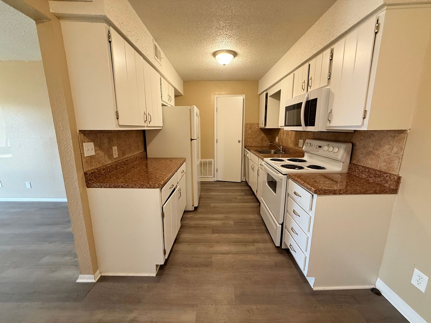 Independence Apartment: 1035 S Brookside Avenue