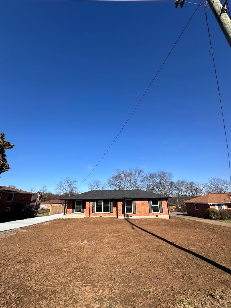 Nashville House: 1607 Baptist World Center Dr