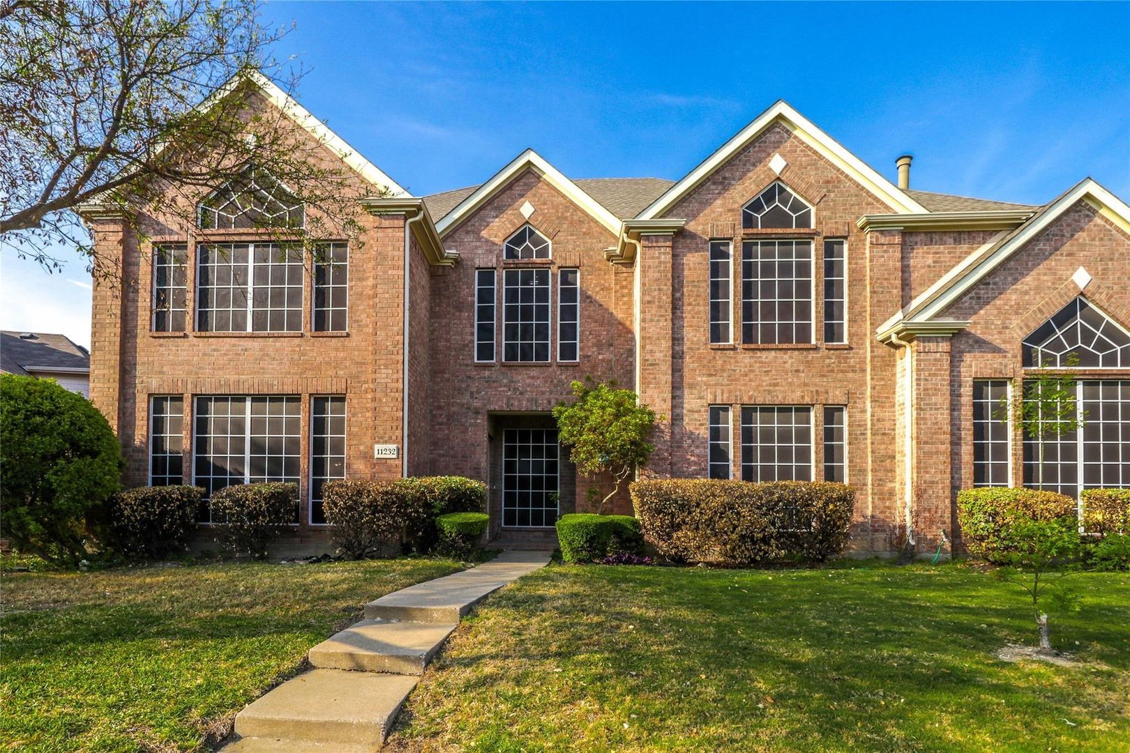 Frisco House: 11232 Chaucer Dr