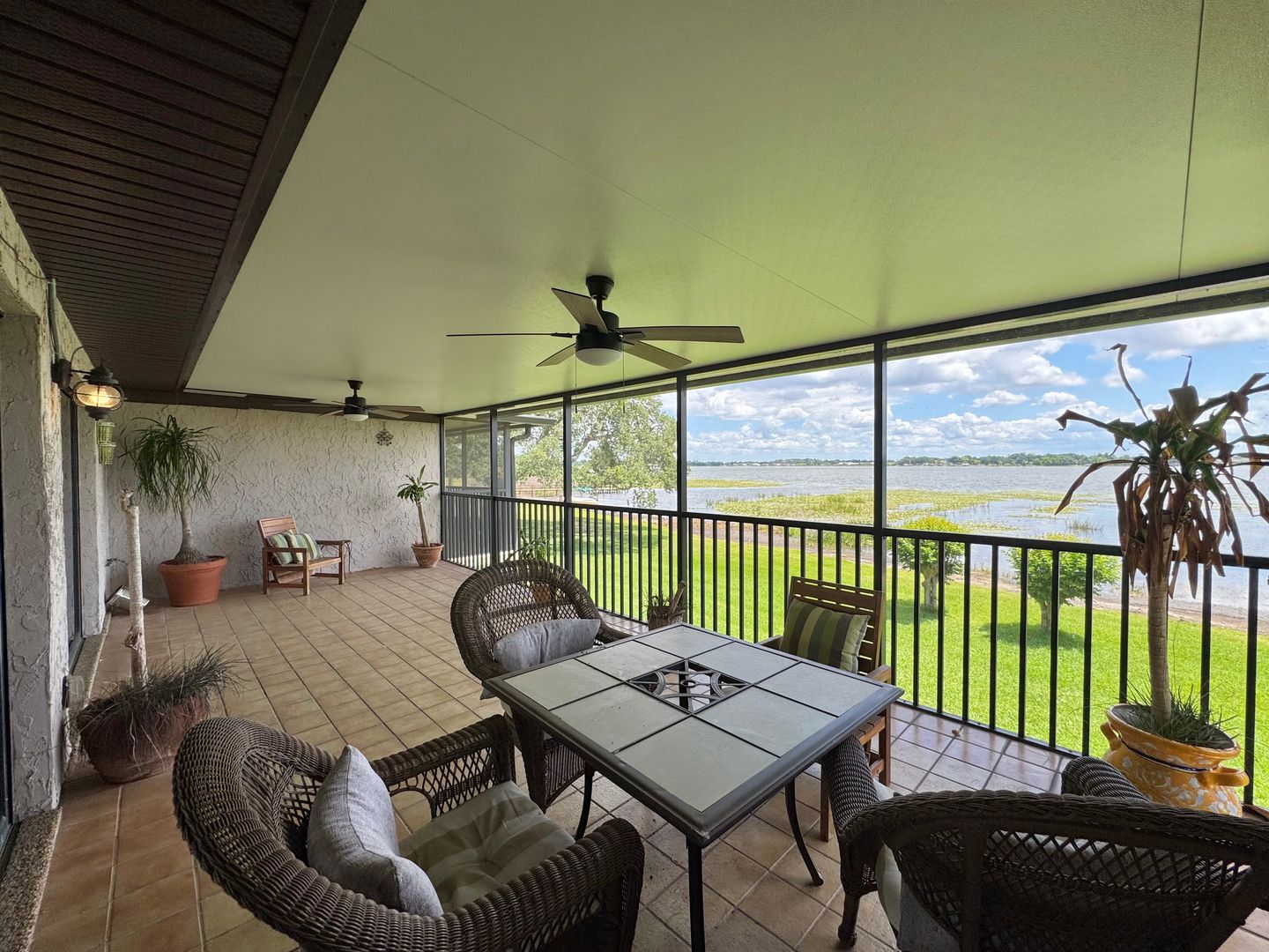 Winter Haven House: 2410 Hartridge Point Dr W