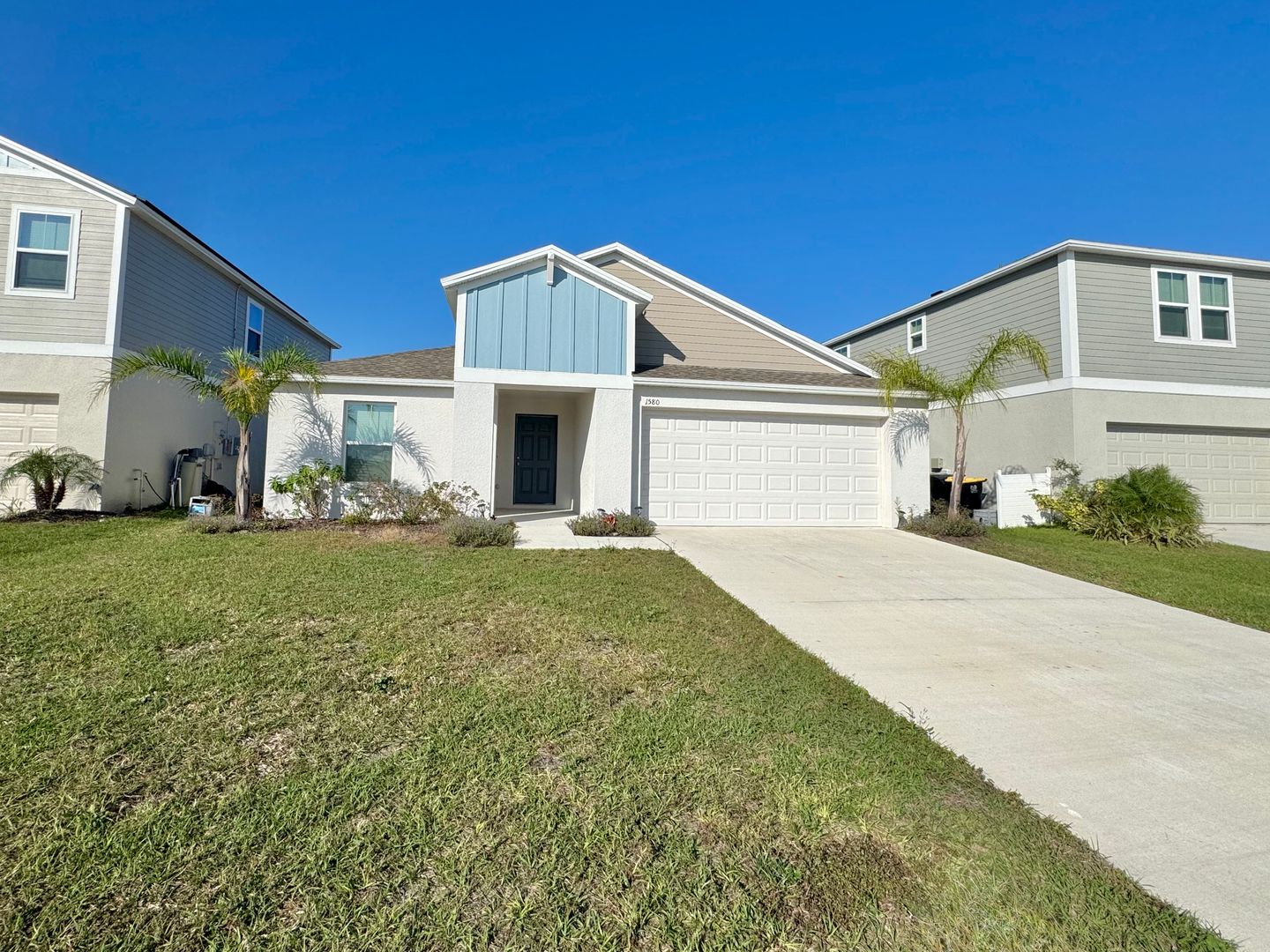 Winter Haven House: 1580 Axel Cir