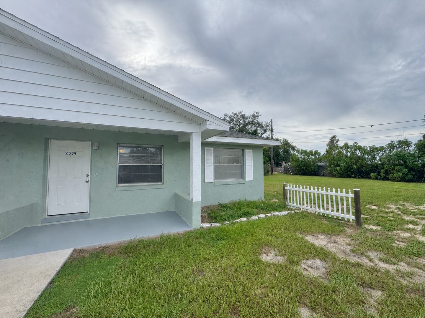 Lake Wales Apartment: 2555-2559 Elm Ave