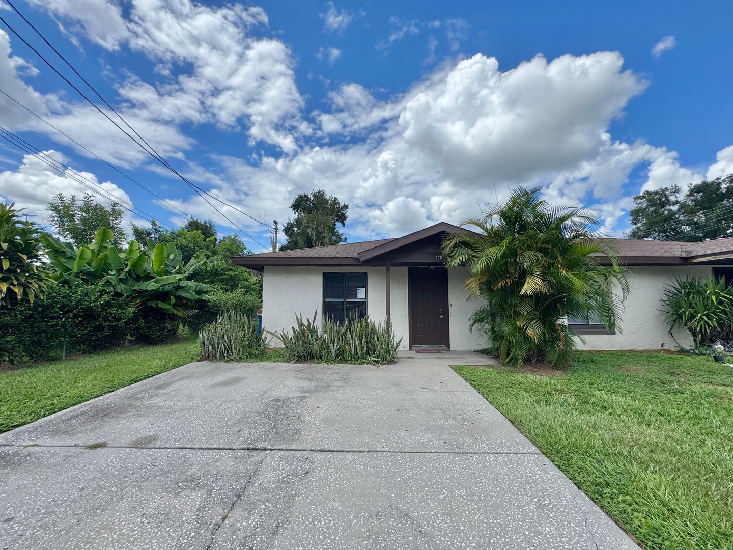 Bartow Apartment: 770 E North St