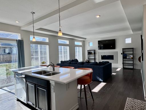 76 S. Newcastle Way, Aurora, CO 80018